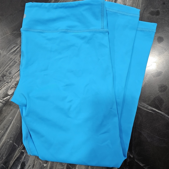 BUNDLE OF 5 PAIRS OF CAPRI LENGTH LEGGINGS - Picture 6 of 6